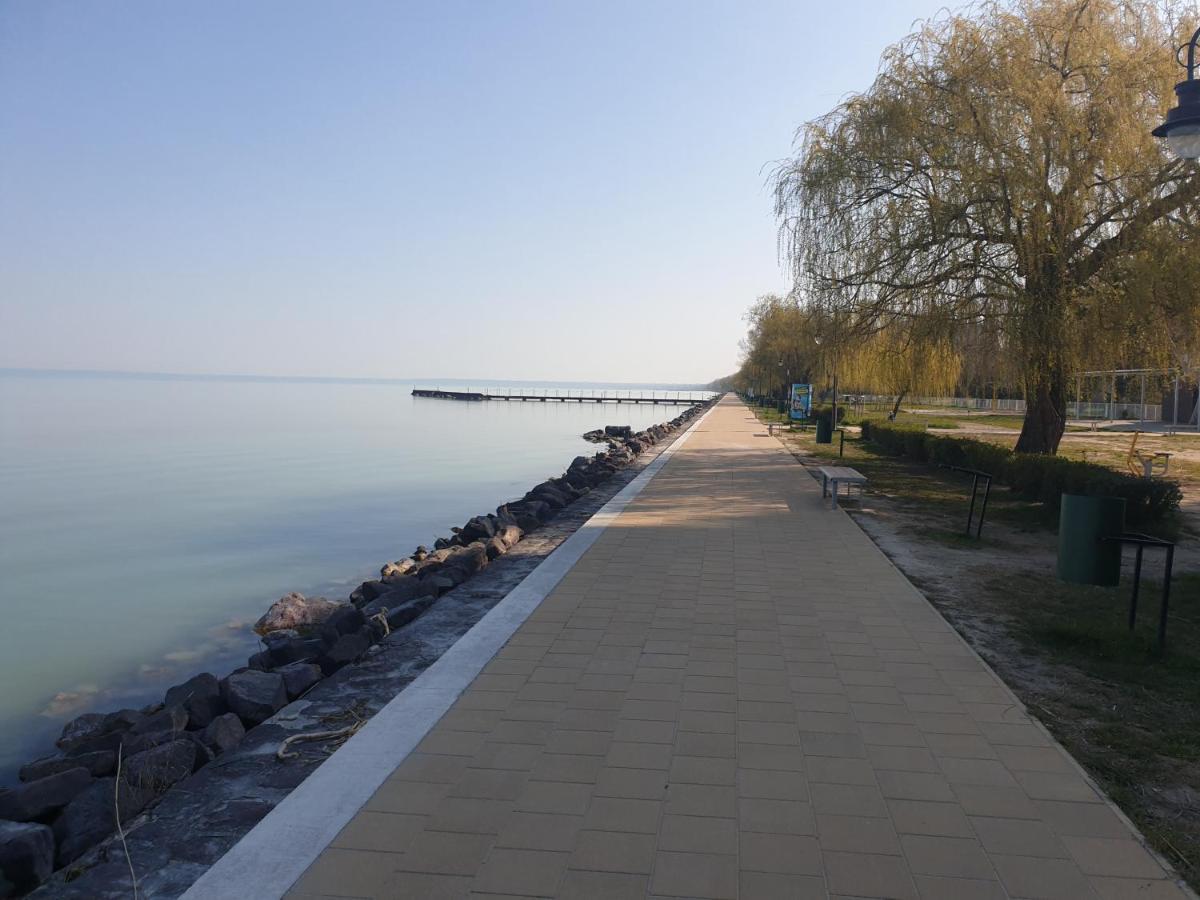 Táncsics Vendégház Siófok Exterior foto